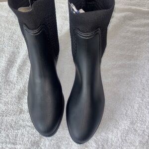 Catherine Malandrino Matte Black Ankle Booties with Knit Collar